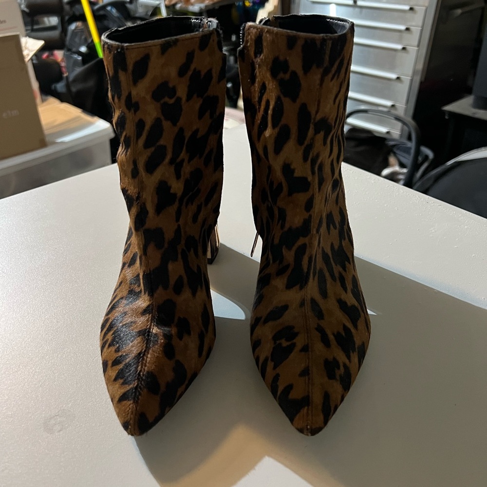 Same Edelman leopard boots